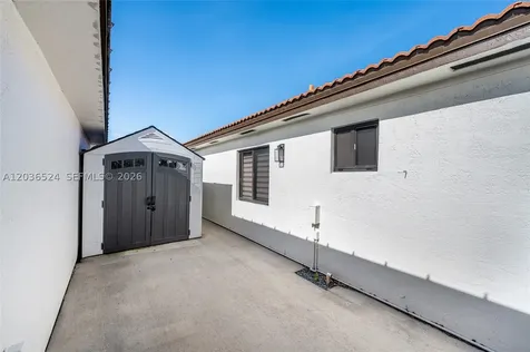8724 NW 149th Terrace Miami Lakes FL 33018