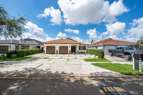 8724 NW 149th Terrace Miami Lakes FL 33018