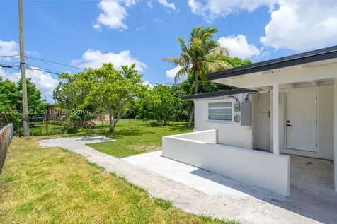 19425 NW 39th Avenue Miami Gardens FL 33055