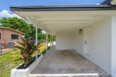 19425 NW 39th Avenue Miami Gardens FL 33055