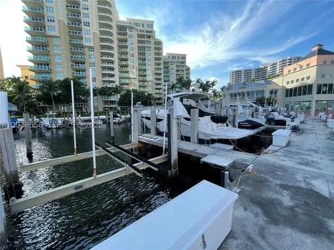 3330 NE 190th Street Aventura FL 33180