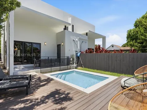 3266 SW 25th Terrace Miami FL 33133