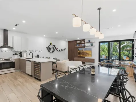 3266 SW 25th Terrace Miami FL 33133