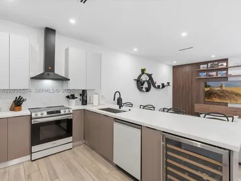 3266 SW 25th Terrace Miami FL 33133