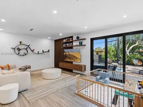 3266 SW 25th Terrace Miami FL 33133