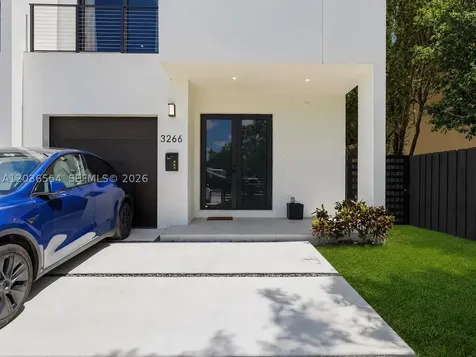 3266 SW 25th Terrace Miami FL 33133