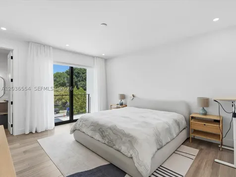 3266 SW 25th Terrace Miami FL 33133