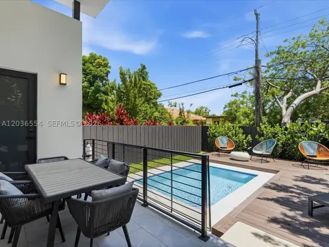 3266 SW 25th Terrace Miami FL 33133