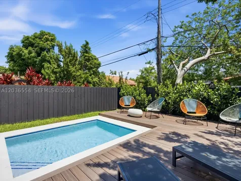 3266 SW 25th Terrace Miami FL 33133