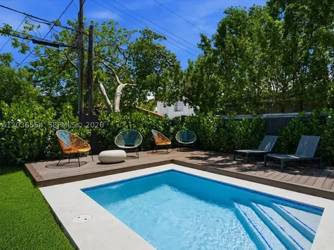 3266 SW 25th Terrace Miami FL 33133