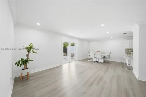 881 NW 133rd Avenue Miami FL 33182