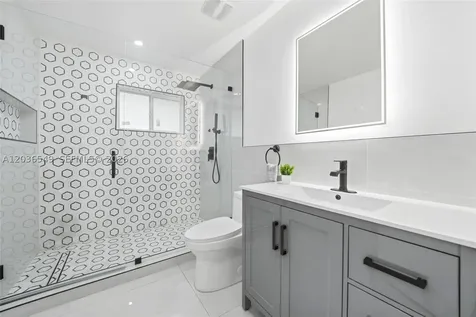 881 NW 133rd Avenue Miami FL 33182