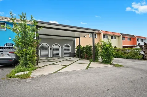 6832 W 2nd Court Hialeah FL 33014