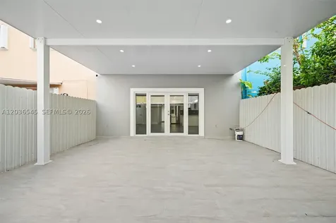 6832 W 2nd Court Hialeah FL 33014