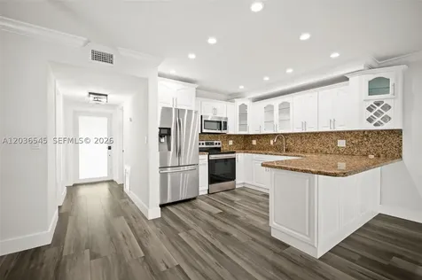 6832 W 2nd Court Hialeah FL 33014