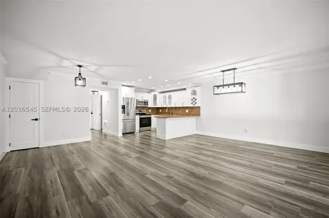 6832 W 2nd Court Hialeah FL 33014