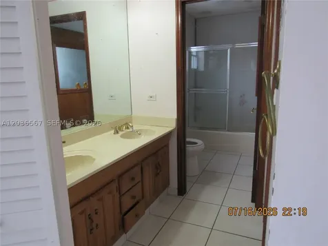 447 E 32nd Street Hialeah FL 33013