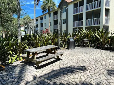 460 S Park Road Hollywood FL 33021