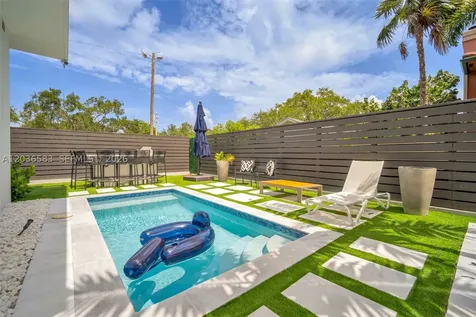 820 NE 2nd Street Fort Lauderdale FL 33301