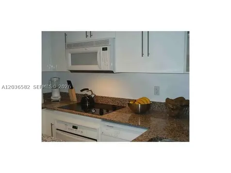 335 Biscayne Bl Miami FL 33131