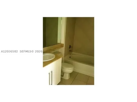 335 Biscayne Bl Miami FL 33131