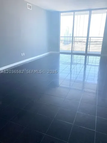 335 Biscayne Bl Miami FL 33131
