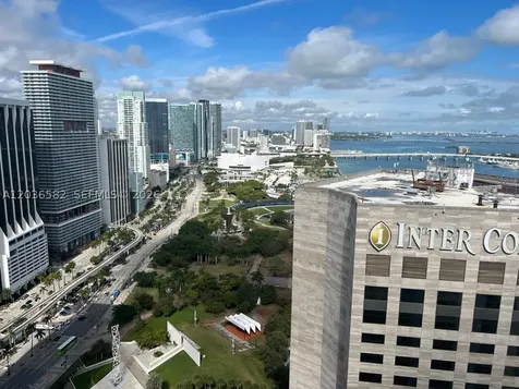335 Biscayne Bl Miami FL 33131