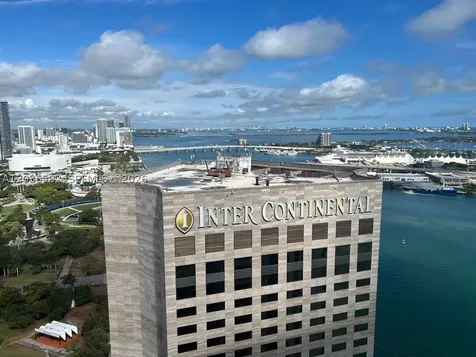 335 Biscayne Bl Miami FL 33131