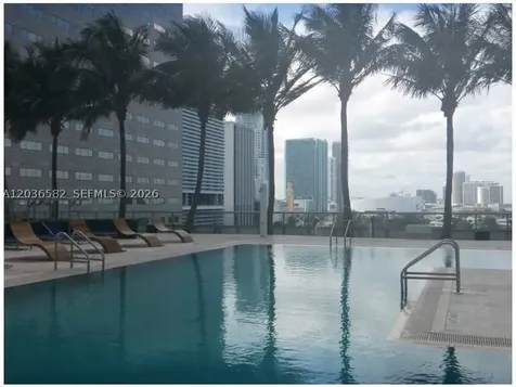 335 Biscayne Bl Miami FL 33131