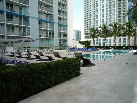 335 Biscayne Bl Miami FL 33131