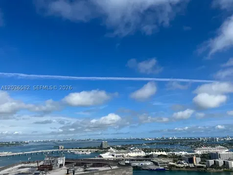 335 Biscayne Bl Miami FL 33131
