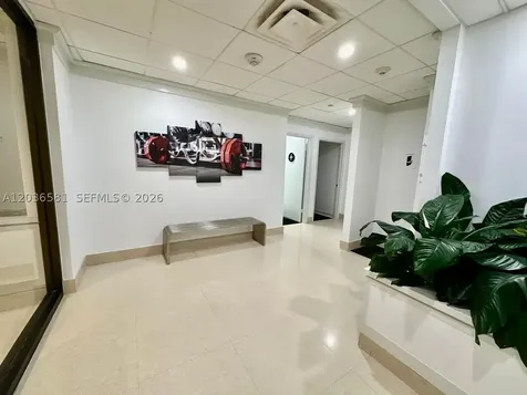 2555 Collins Avenue Miami Beach FL 33140