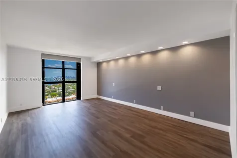 1000 Quayside Terrace Miami FL 33138