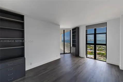 1000 Quayside Terrace Miami FL 33138