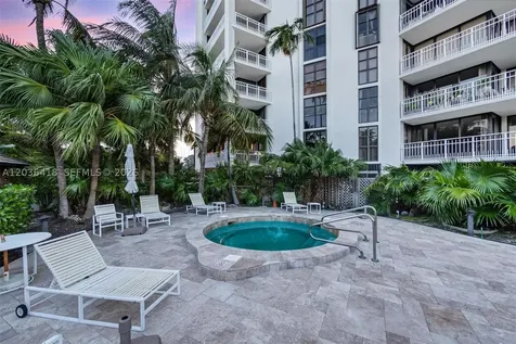 1000 Quayside Terrace Miami FL 33138