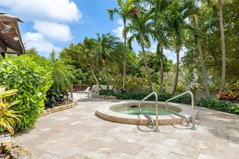 1000 Quayside Terrace Miami FL 33138