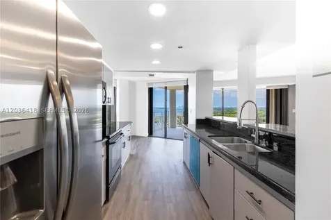 1000 Quayside Terrace Miami FL 33138