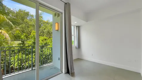 1536 NW 15th Avenue Miami FL 33125