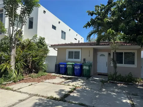 3528 SW 25th Terrace Miami FL 33133