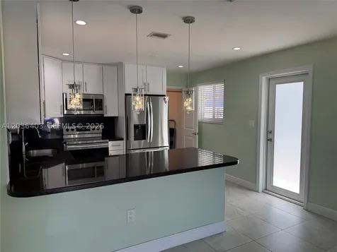 3528 SW 25th Terrace Miami FL 33133