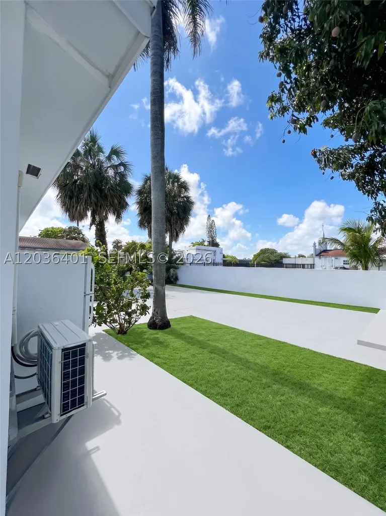 2847 Polk Street Hollywood FL 33020