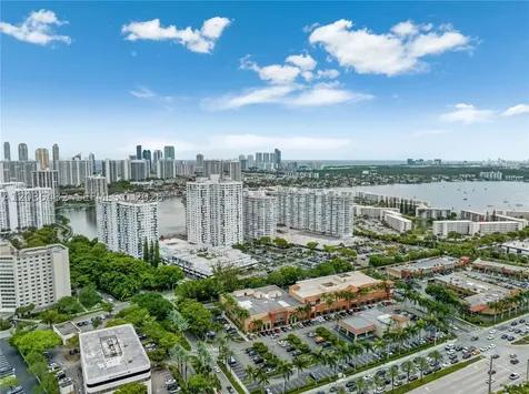 2750 NE 183rd Street Aventura FL 33160