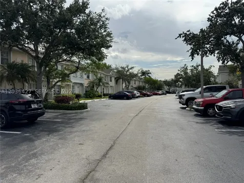 77 Simonton Creek Weston FL 33326