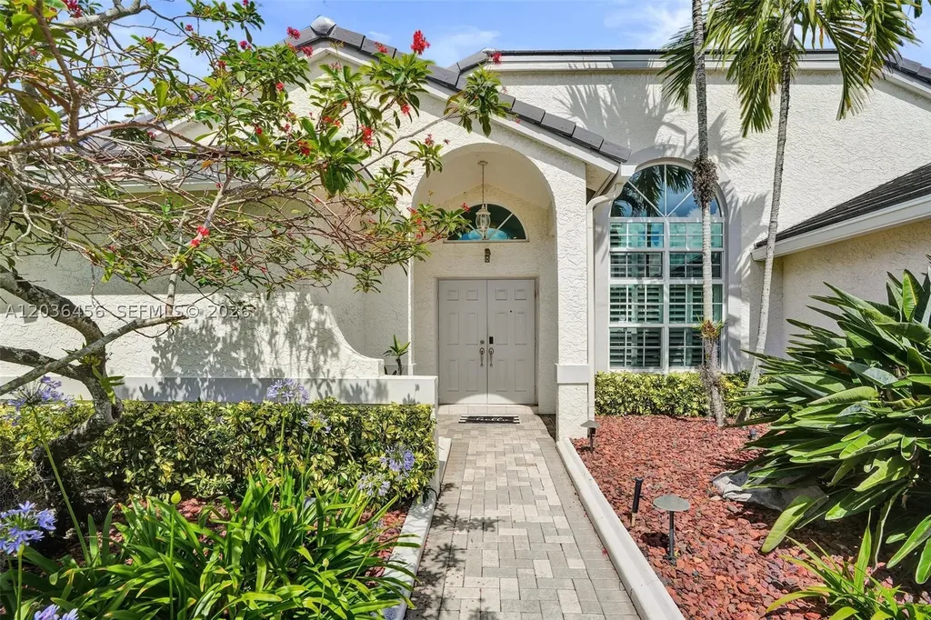 2863 E Abiaca Circle Davie FL 33328