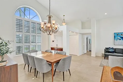 2863 E Abiaca Circle Davie FL 33328
