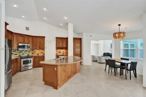 2863 E Abiaca Circle Davie FL 33328