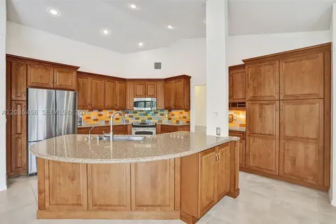 2863 E Abiaca Circle Davie FL 33328