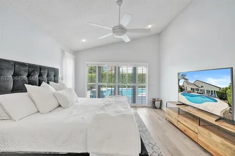 2863 E Abiaca Circle Davie FL 33328