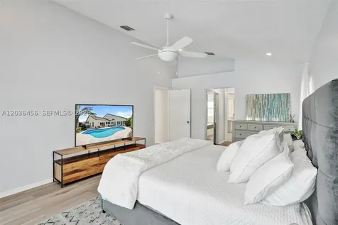 2863 E Abiaca Circle Davie FL 33328
