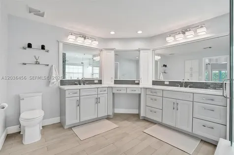2863 E Abiaca Circle Davie FL 33328